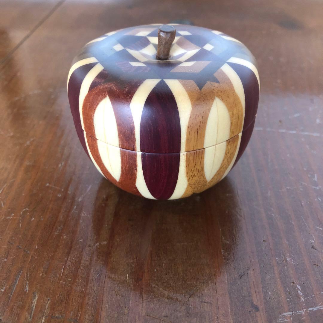 寄木細工 箱根細工 かなざし 金指 無垢 りんご 小物入れ 林檎 合子 工芸品