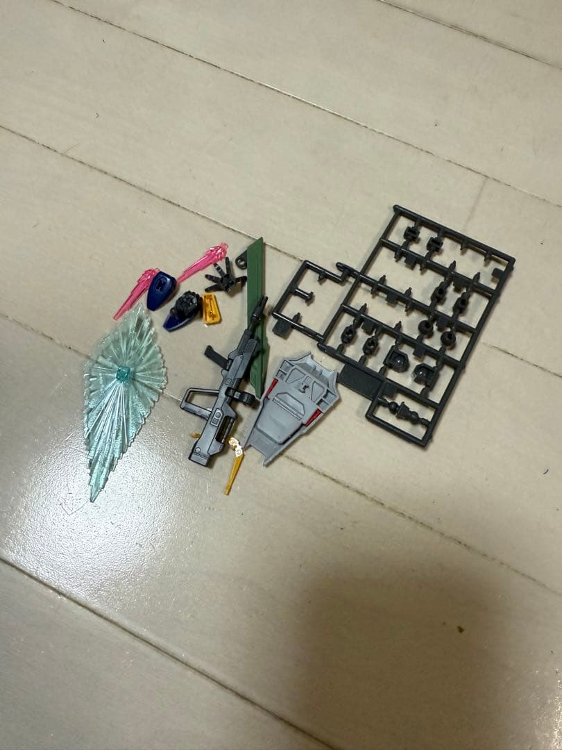 hgディスティニーガンダム　ゼウスシルエット　途中組み