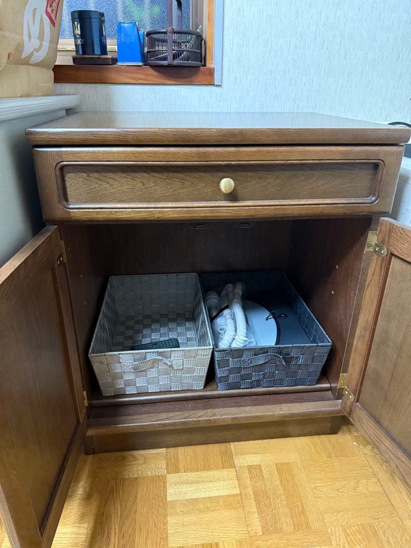 両開き　収納棚　収納　カリモク