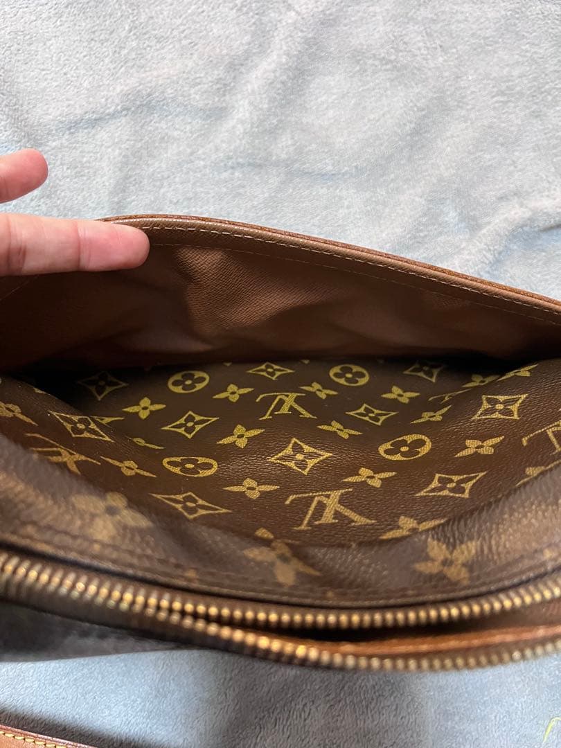 Louis Vuitton ショルダーバッグ