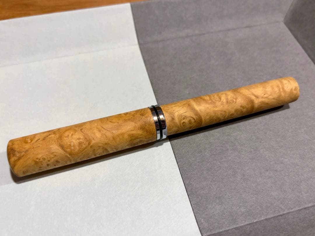 木軸万年筆　白花梨瘤