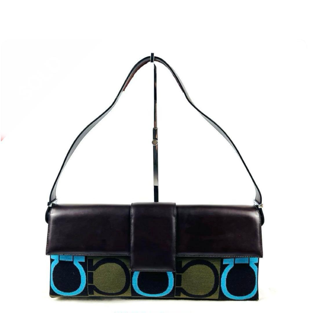 [美品]フェラガモ　ガンチーニ柄　ショルダーバッグ 　キャンバス