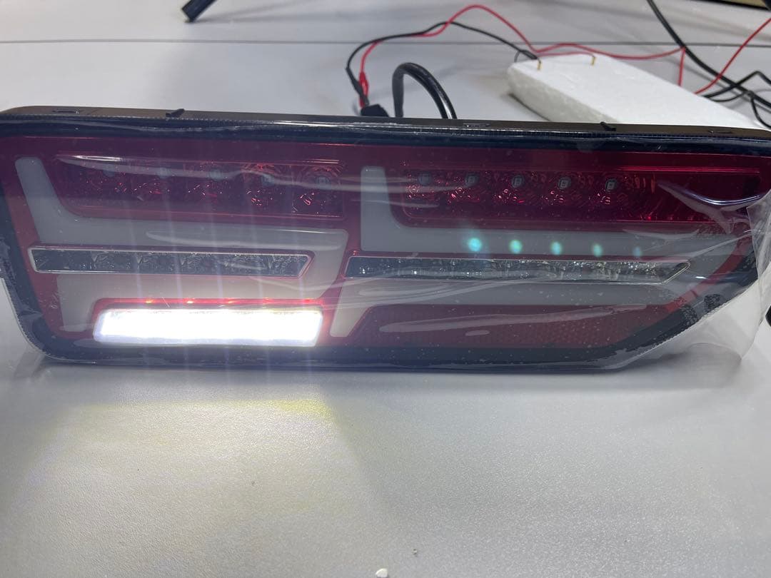 ジムニーJB64W/JB74W シーケンシャルウィンカー内蔵 LEDテールランプ