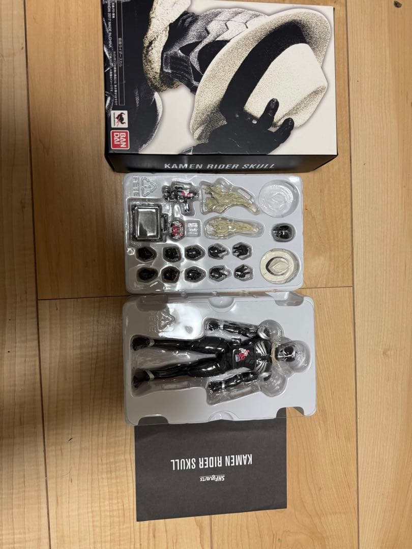 仮面ライダー スカル フィギュア ※帽子のパーツひとつと、メモリが欠品しています