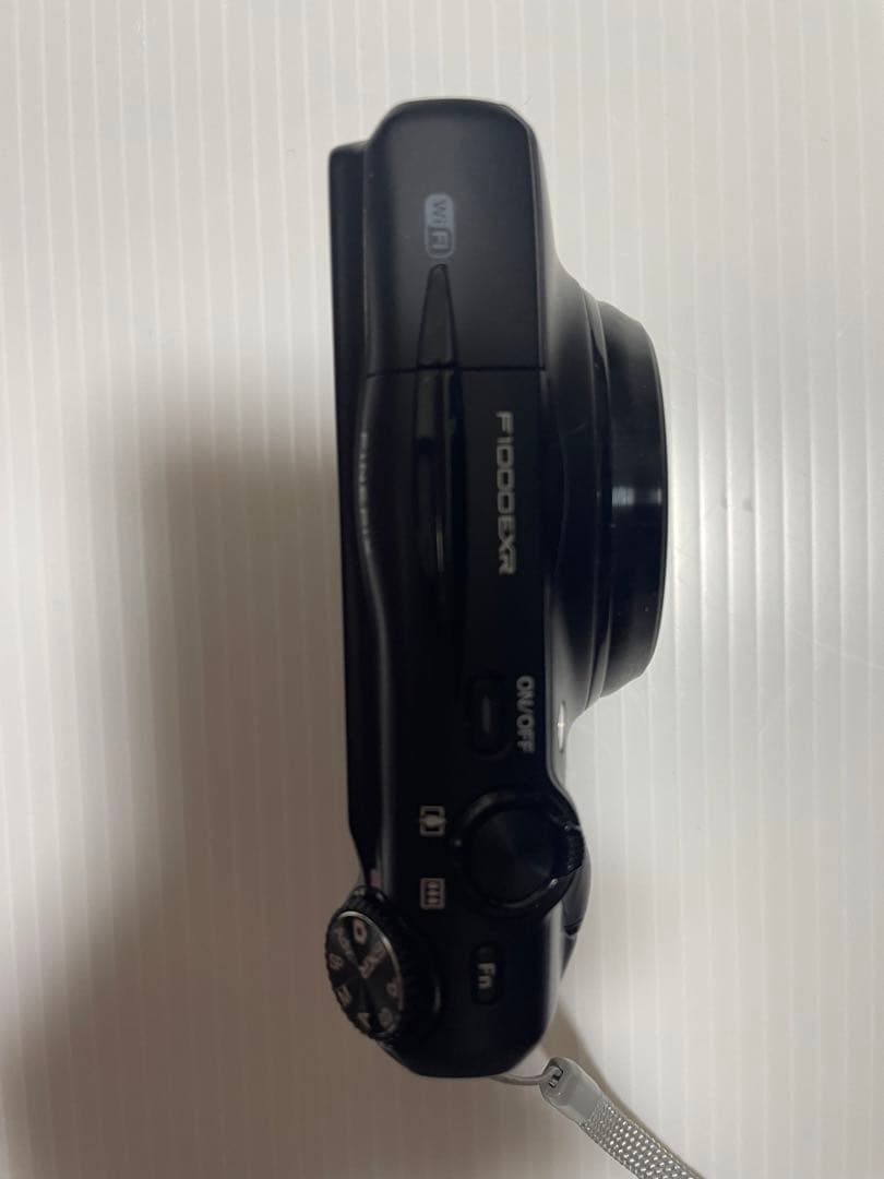 富士フィルム　F1000EXR Fine Pix