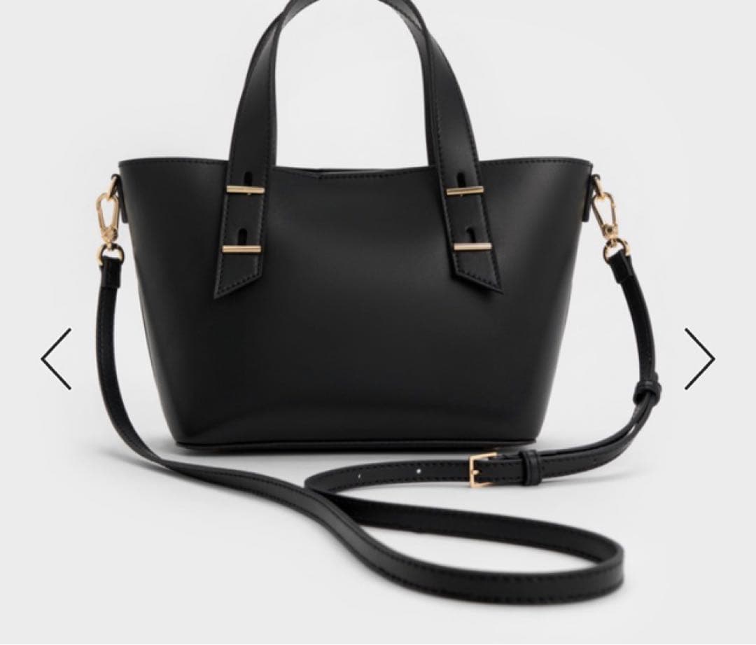Charles & Keith ブラックハンドバッグ ダブルハンドル
