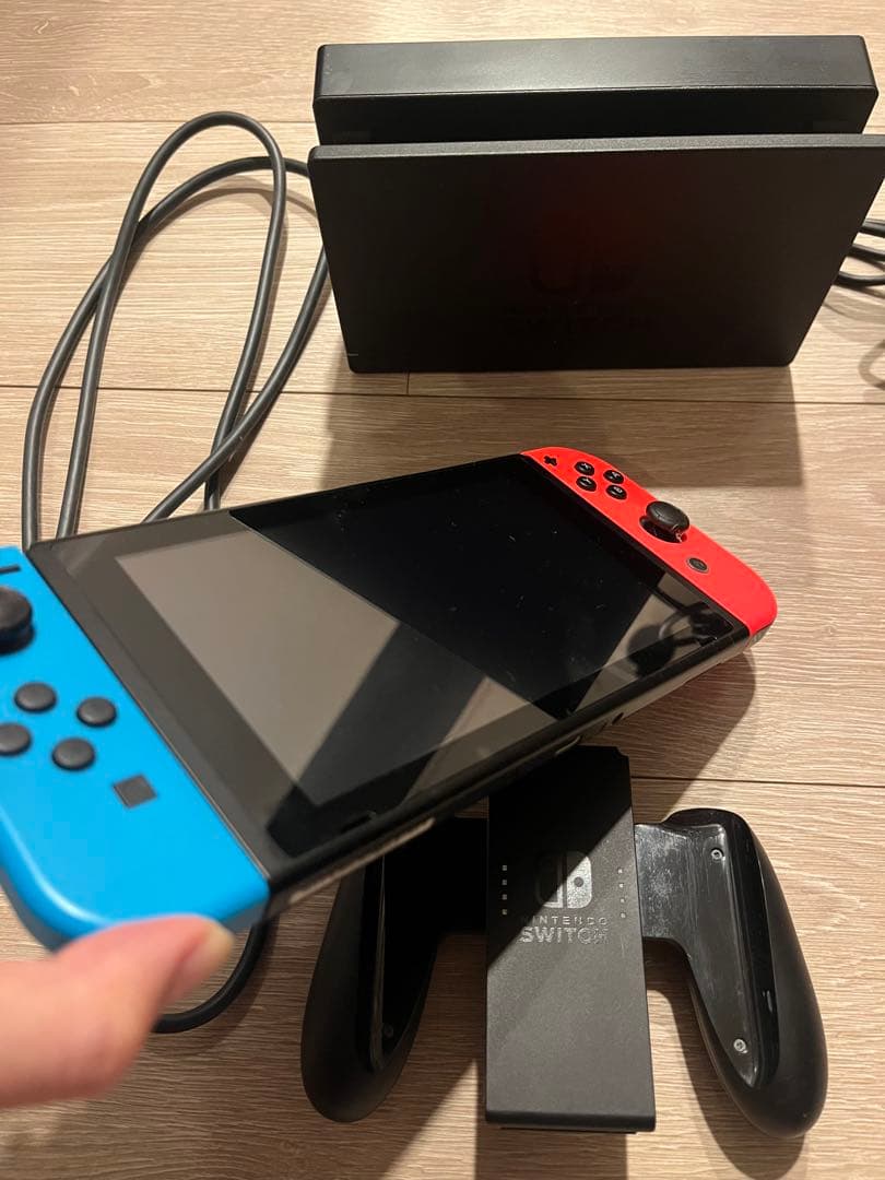 Nintendo Switch 本体 青と赤 Joy-Con付き