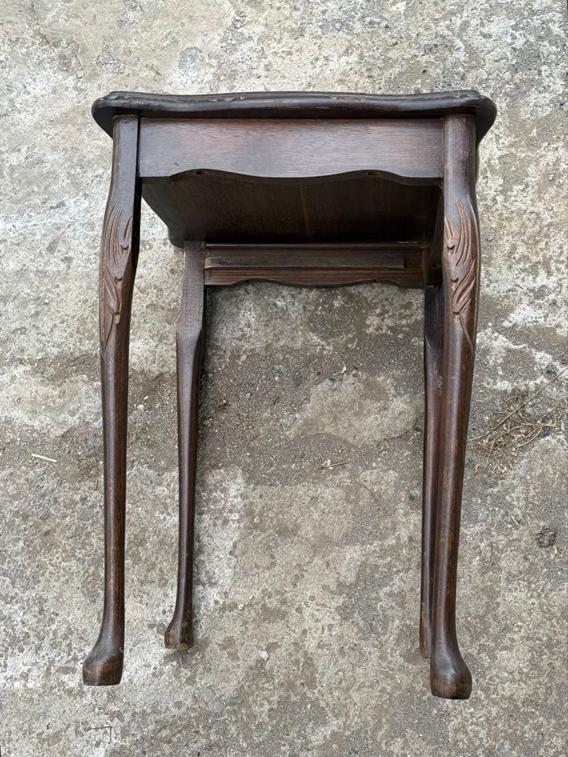 【英国アンティーク風】サイドテーブル＊緑色×ゴールド縁取りのガラス天板