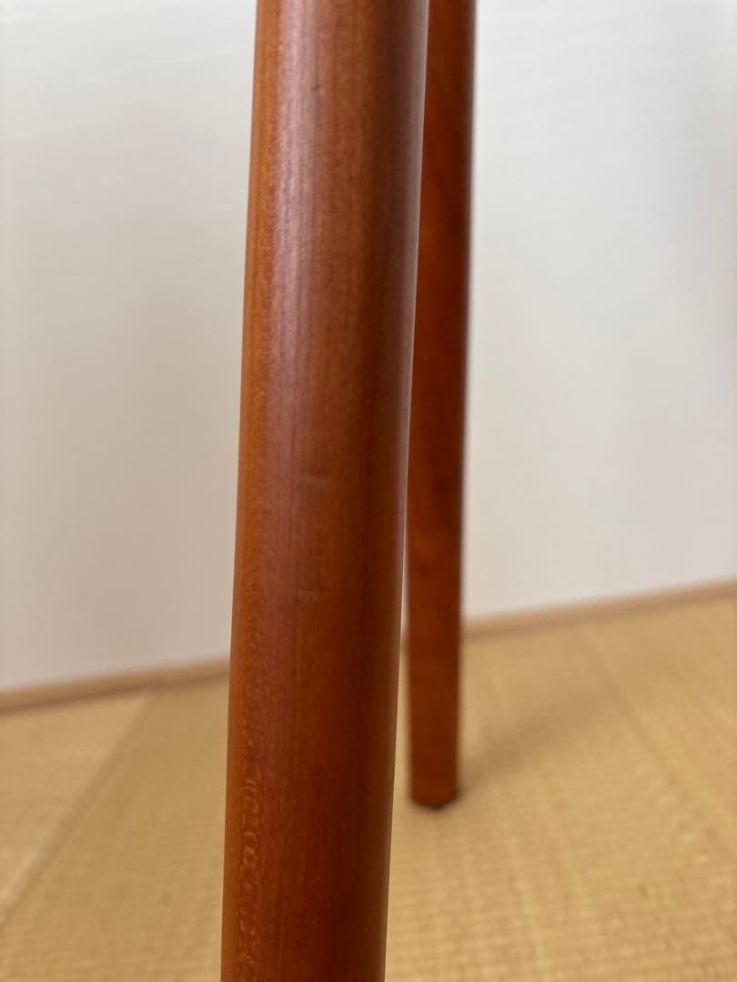 Yuki　楕円形スツール 黒 ワインレッド 2色