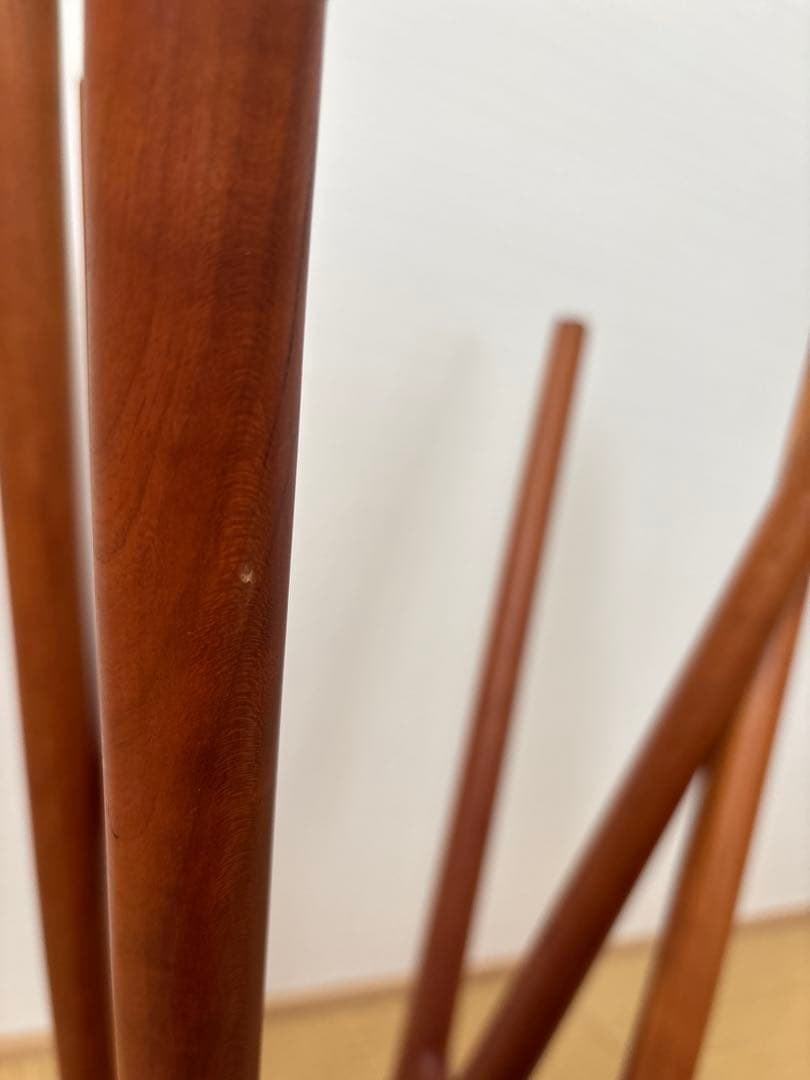 Yuki　楕円形スツール 黒 ワインレッド 2色