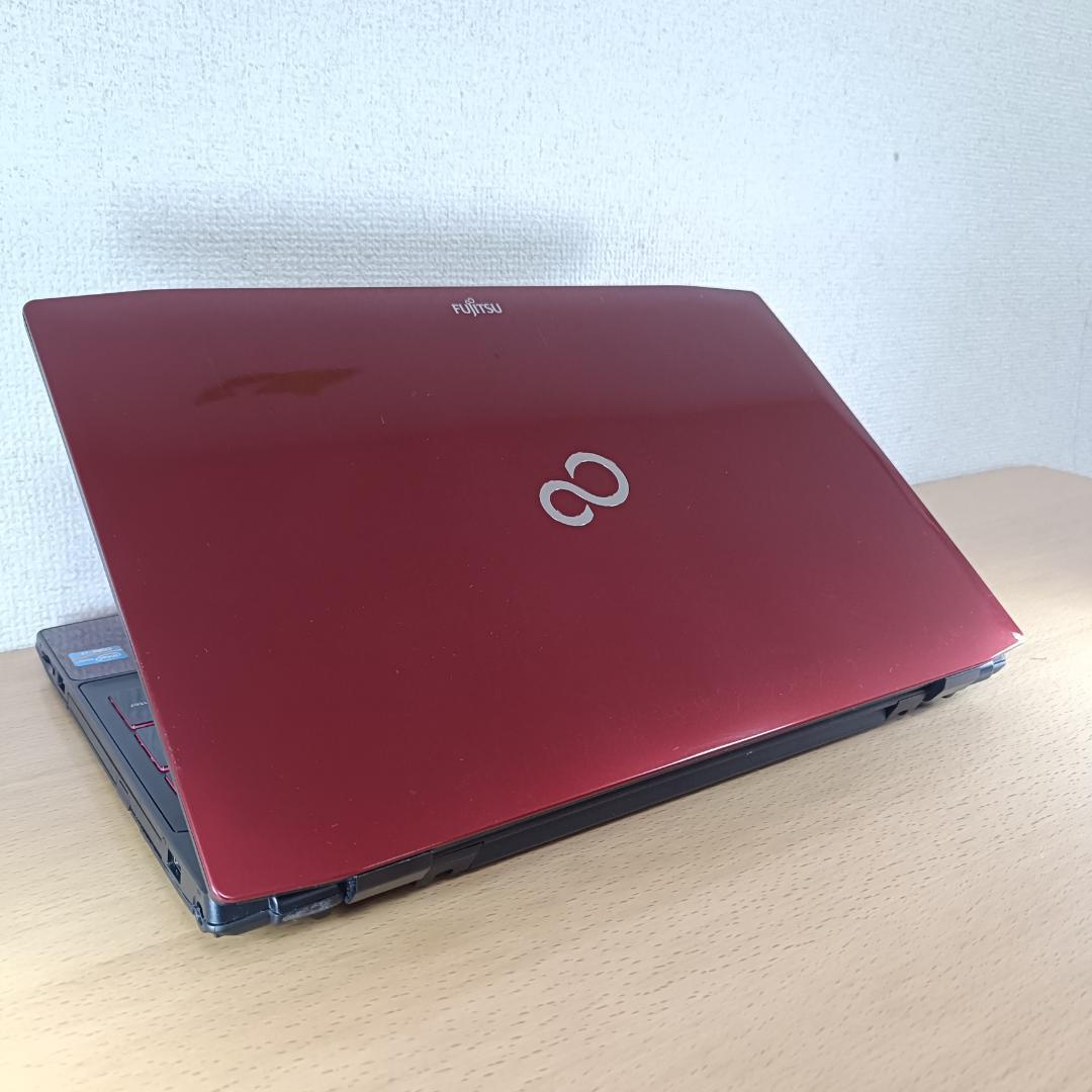 Windows11 Core i7 ノートPC SSD メモリ8GB 富士通 赤