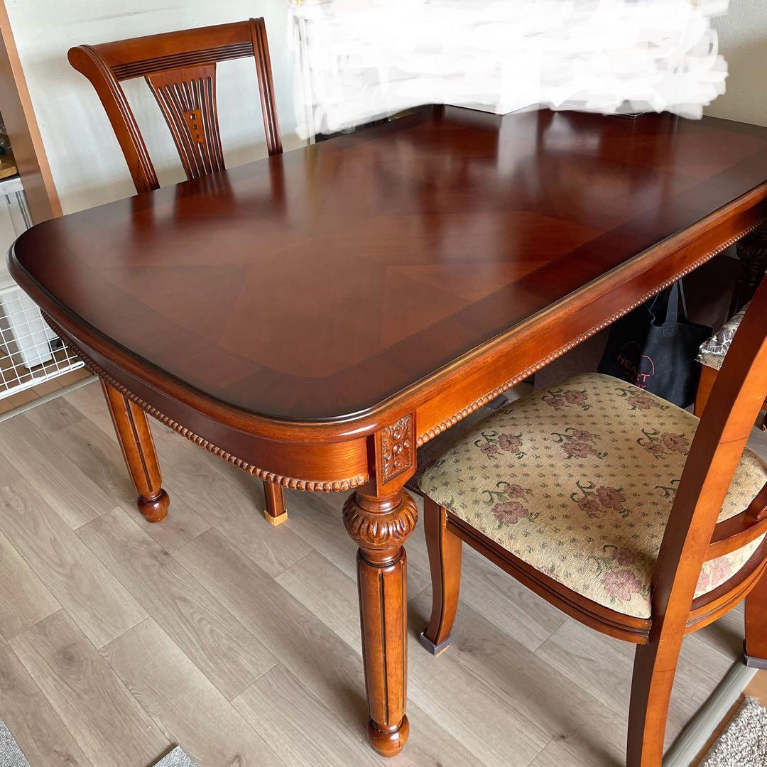 ま*ん様 アンティーク調ダイニングテーブル➕椅子