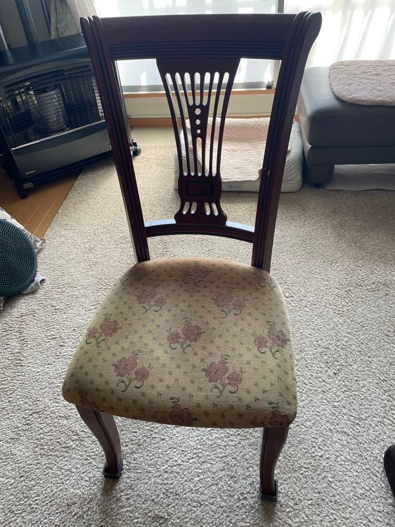 ま*ん様 アンティーク調ダイニングテーブル➕椅子