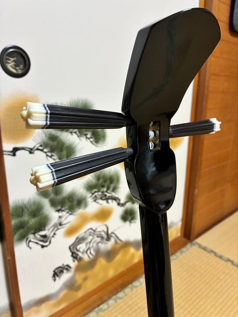 沖縄三線！貴重！知念大工型！本蛇皮！本張り！【一枚張り】