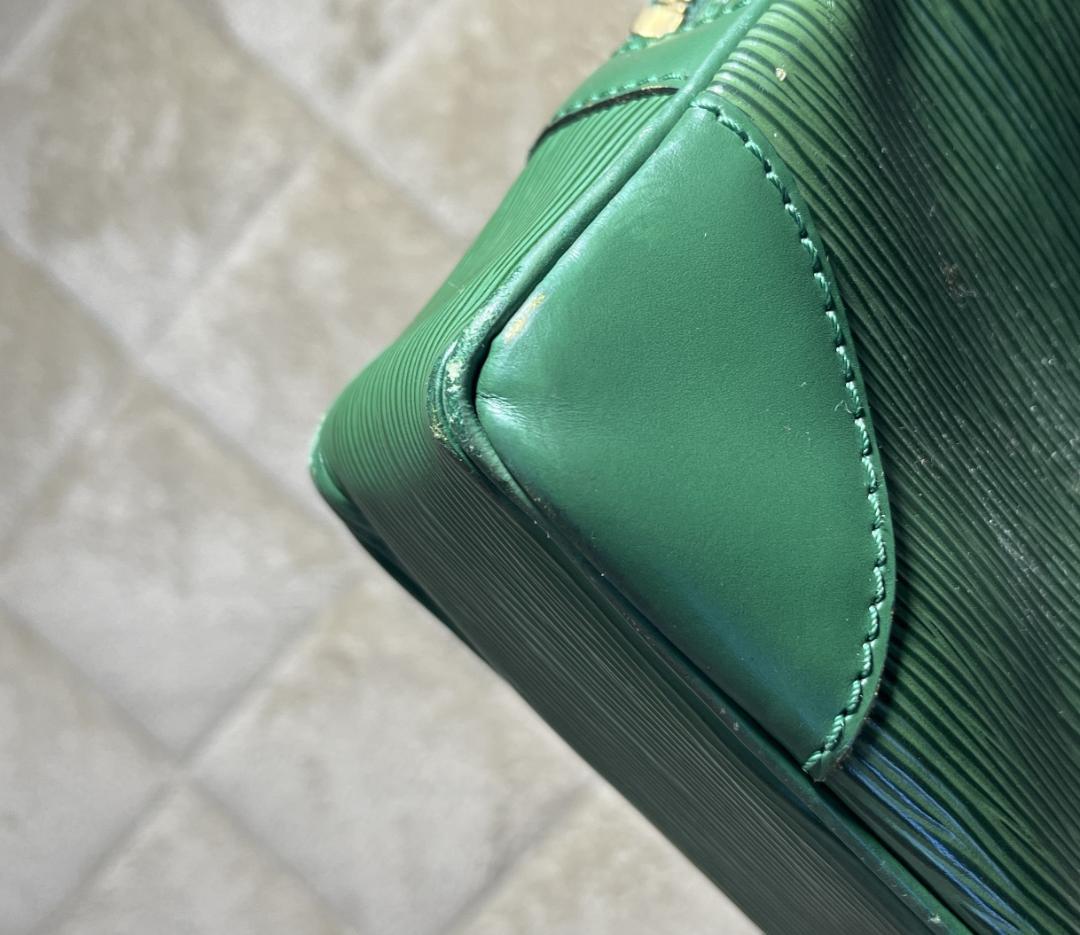 Louis Vuitton エピレザー ビジネスバッグ グリーン