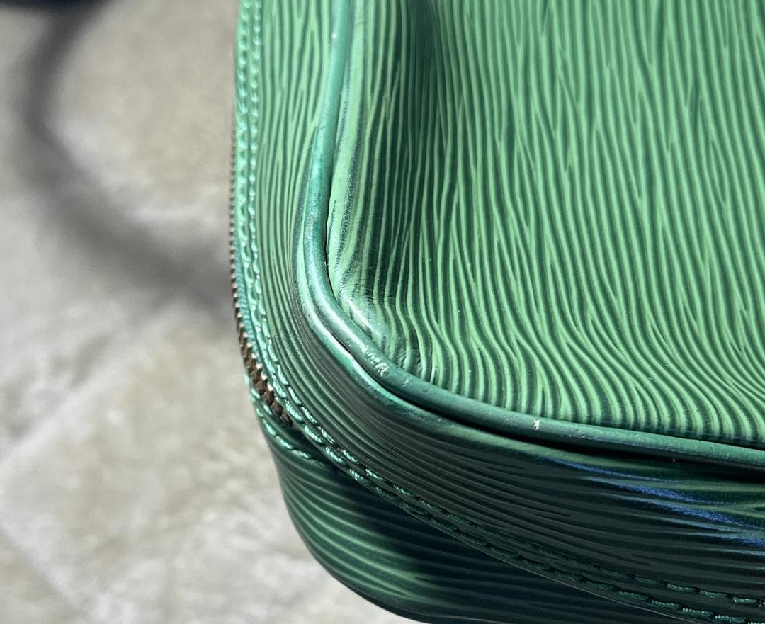 Louis Vuitton エピレザー ビジネスバッグ グリーン