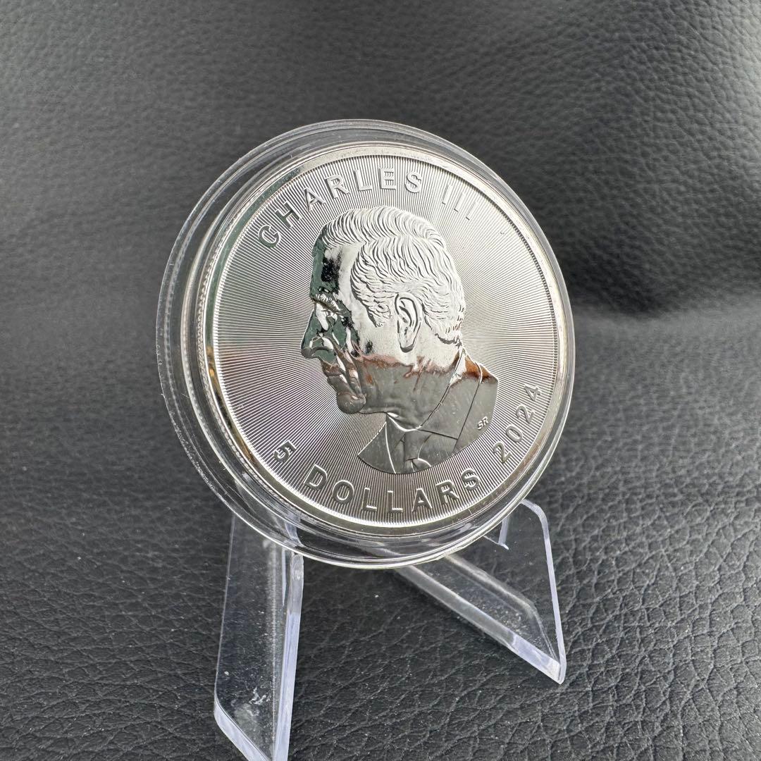 【paperbook】 メイプルリーフ 銀貨 カラー 金魚鉢で泳ぐ金魚