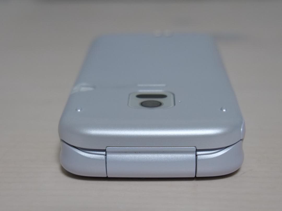 K*様 美品 docomo らくらくホン ホワイト F-01M