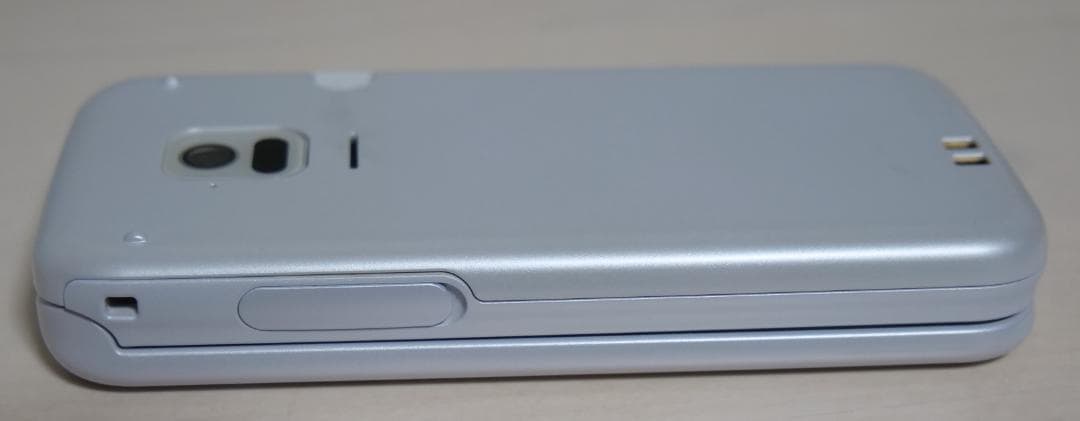 K*様 美品 docomo らくらくホン ホワイト F-01M