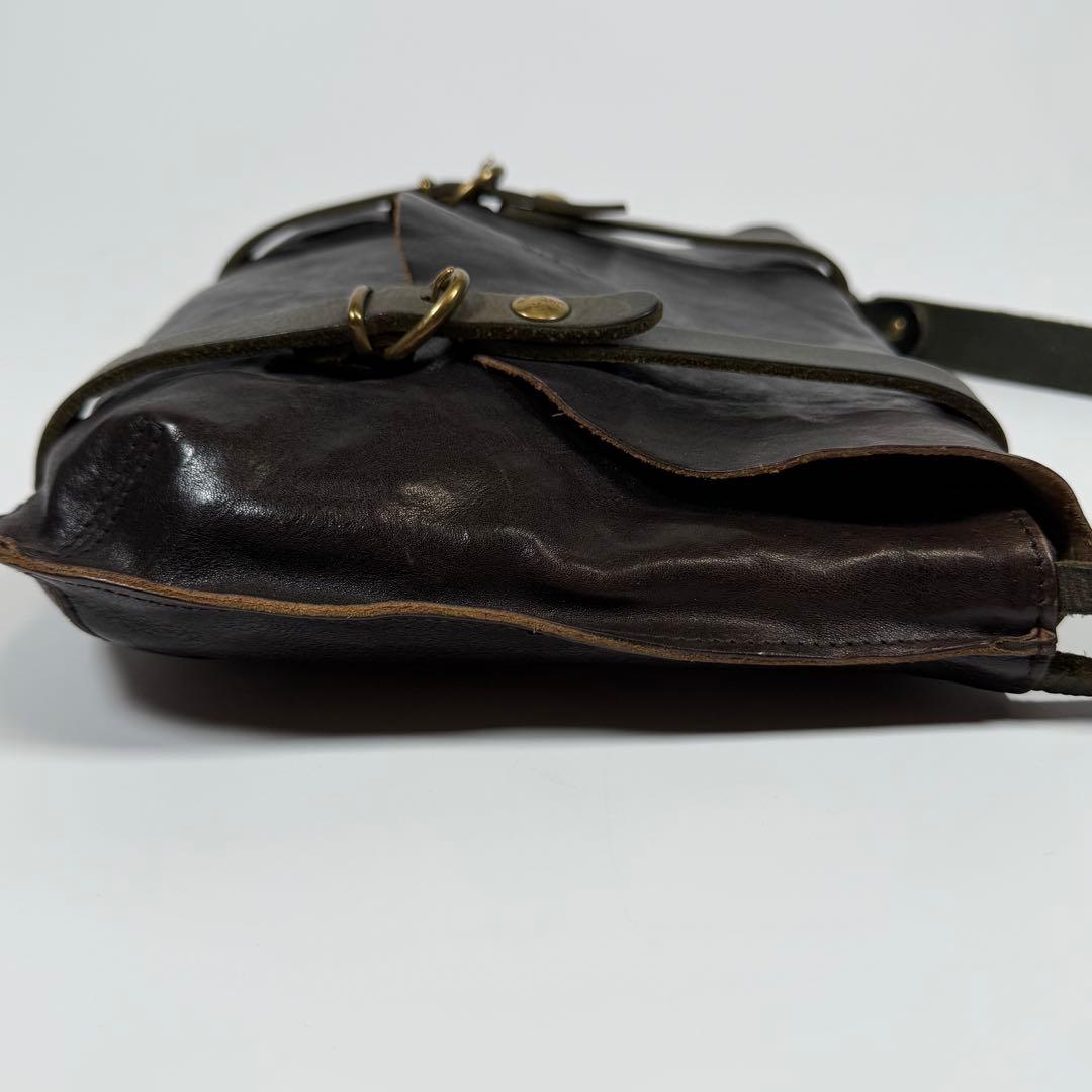 【美品】【希少】イルビゾンテ　ショルダーバッグ　オールレザー　ゴールド金具　黒系