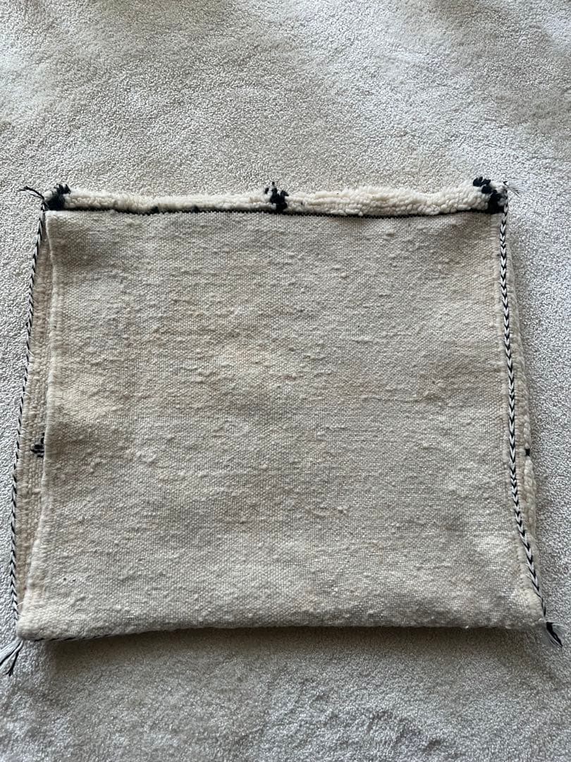 ベニワレン　クッションカバー新品 56cm×49cm