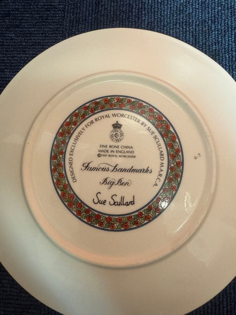 2050 ロイヤルウースター　ロンドン　絵皿  Sue Scullard