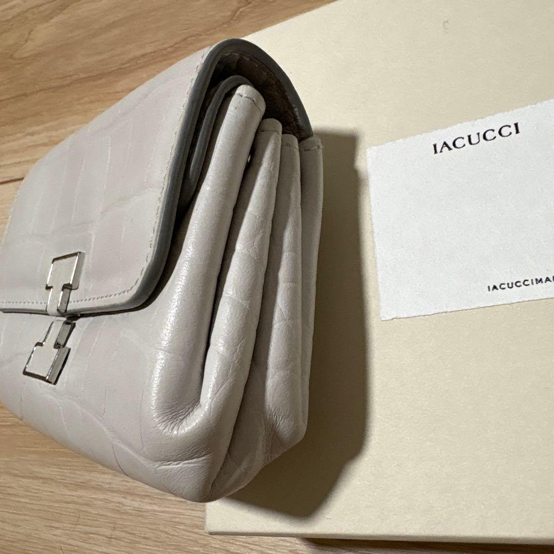 最終値下げ❣️IACUCCI クロコ型押し 二つ折り財布