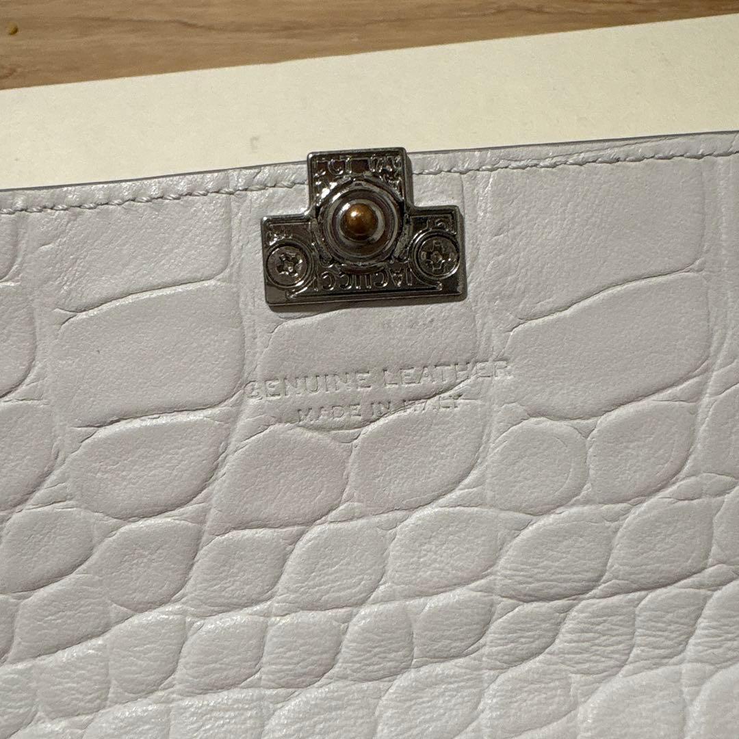 最終値下げ❣️IACUCCI クロコ型押し 二つ折り財布