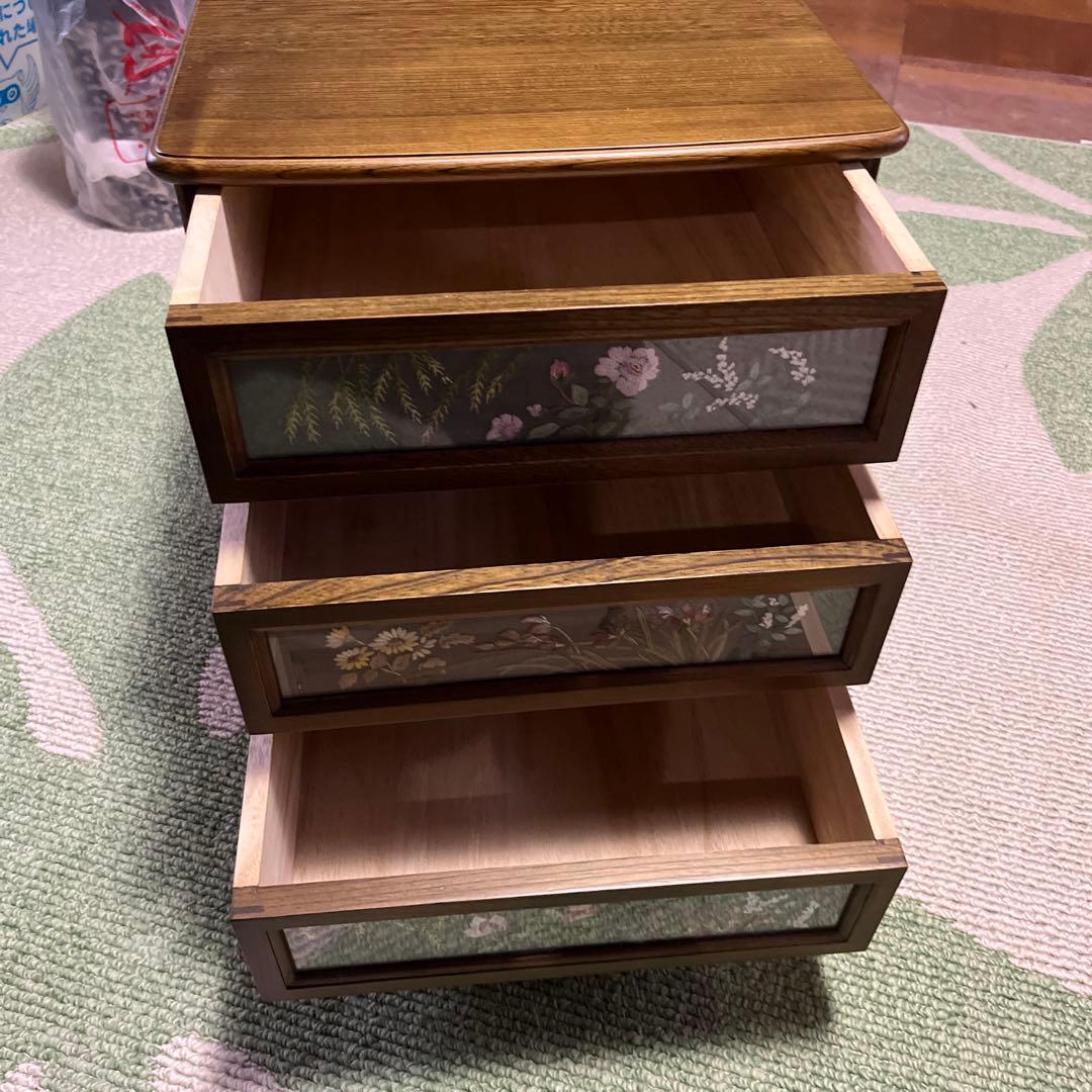 戸塚刺繍作品　木製花柄3段引き出し