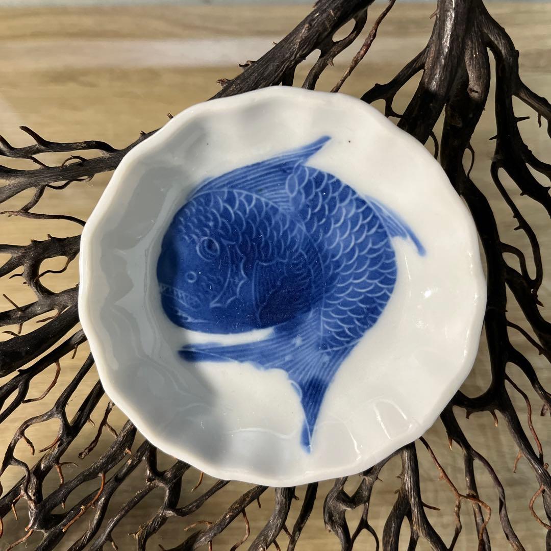 骨董　古伊万里　瀬戸　白磁　染付　波フチ　希少　陽刻　めで鯛　手塩皿　豆皿　３客