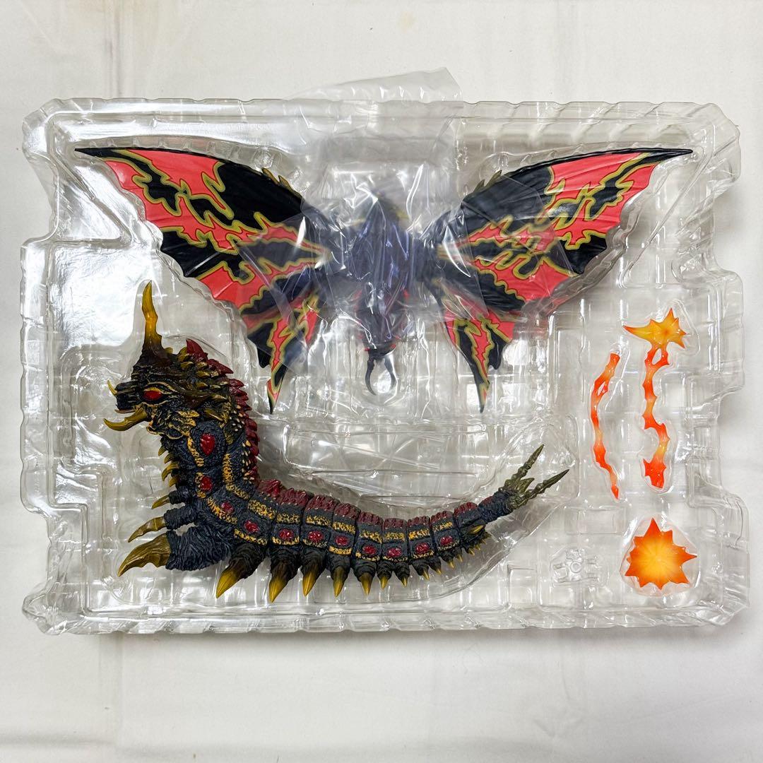 【中古・開封済】S.H.M バトラ（成虫）＆（幼虫） SP Color Ver.