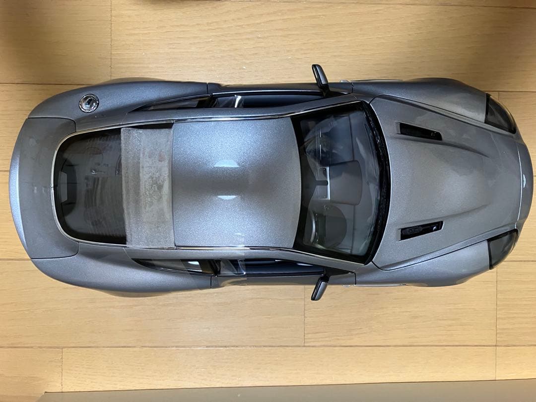 京商 Aston Martin V12 Vanquish 1/12