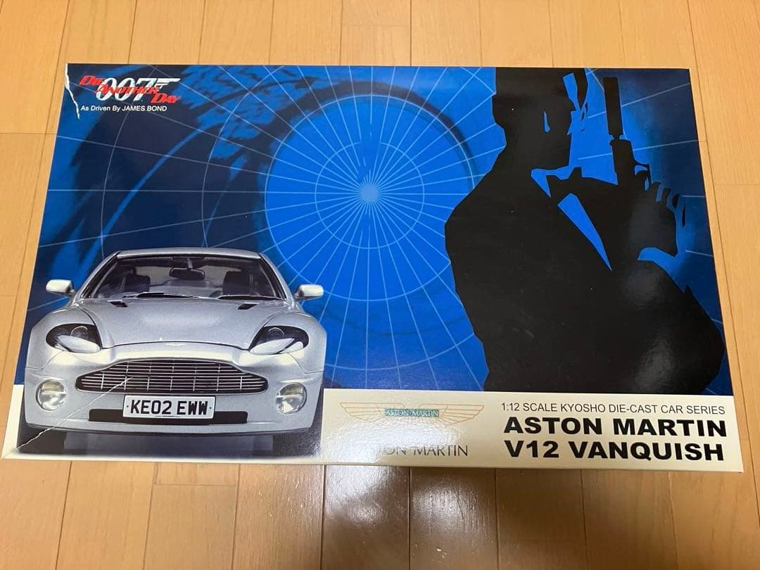 京商 Aston Martin V12 Vanquish 1/12