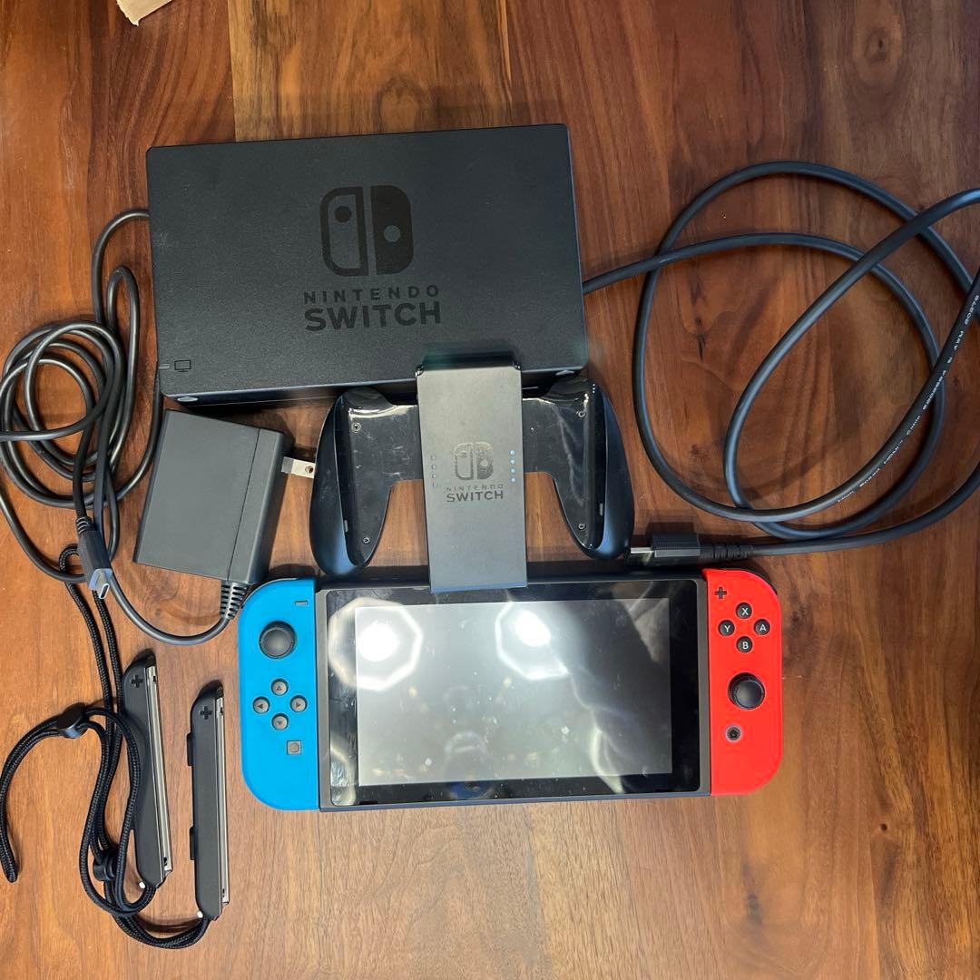 美品　ニンテンドースイッチ本体　任天堂　周辺機器