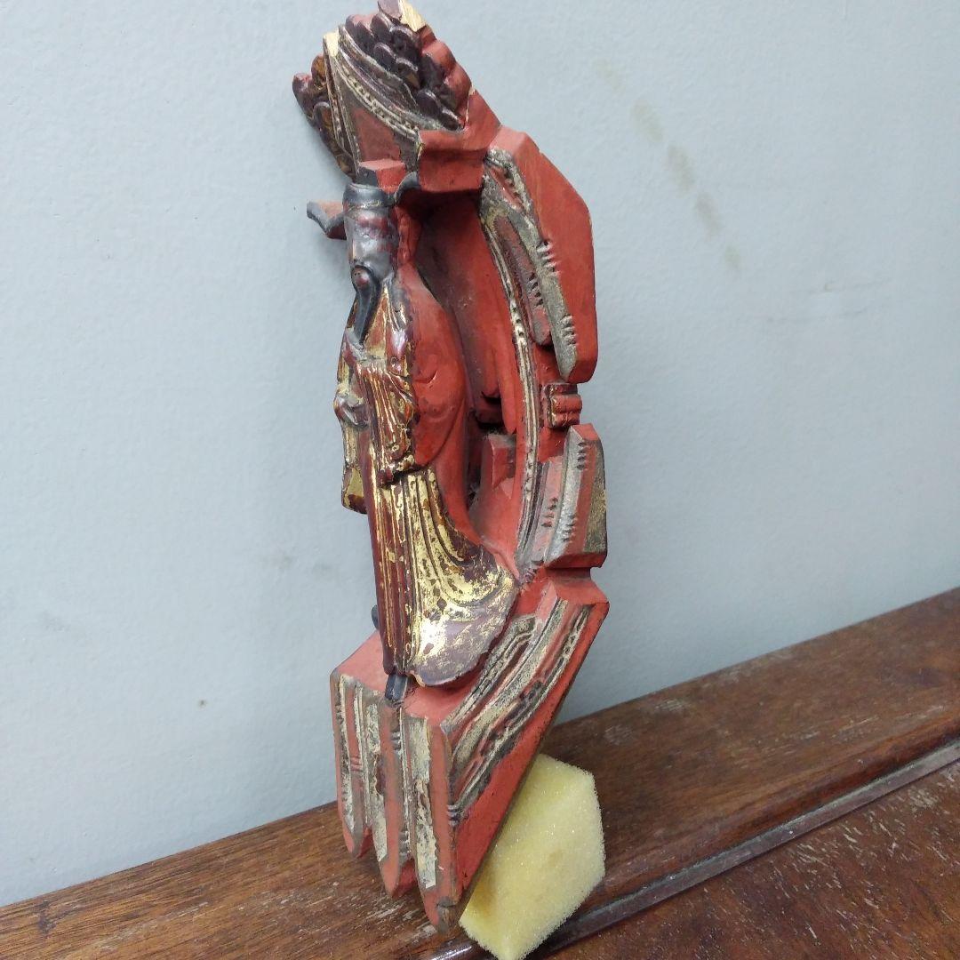 木彫りの鍾馗様で家の守り神。