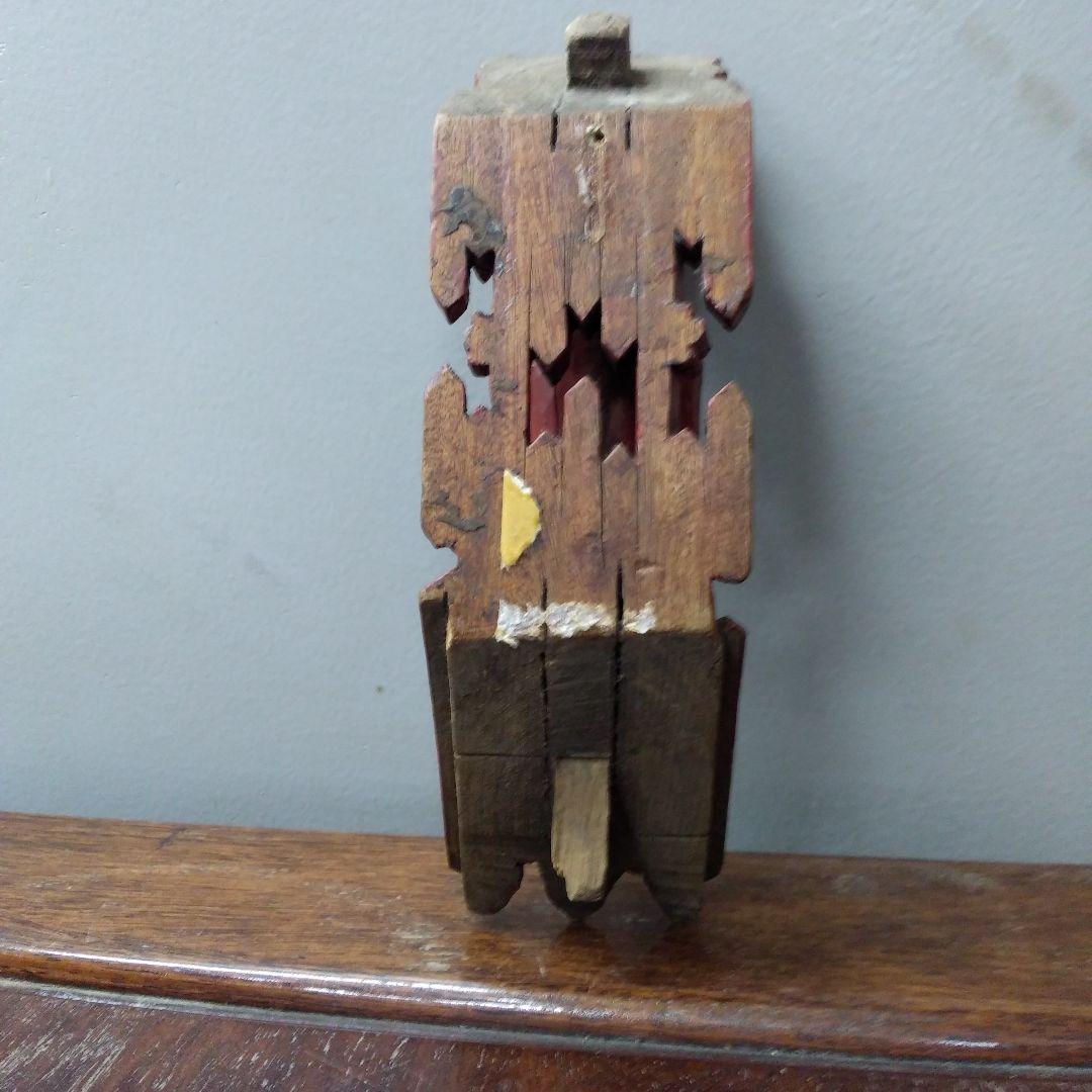 木彫りの鍾馗様で家の守り神。