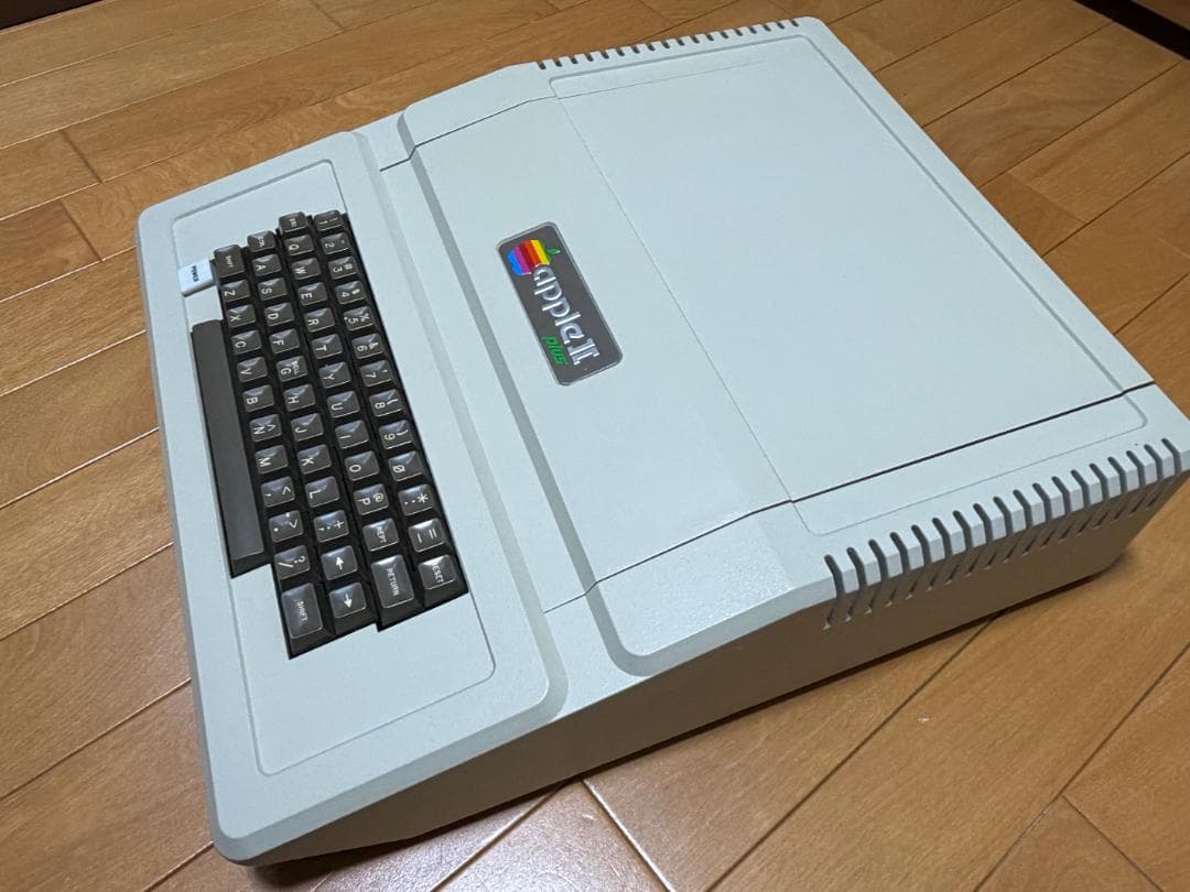Apple II Plus コンピュータ MODEL NO. A2S1016