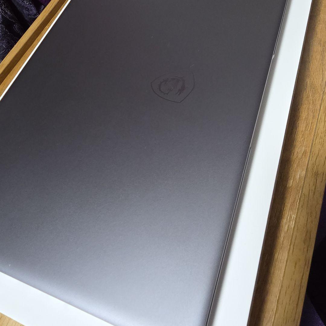 MSI ​Creator Z16 A11UET 英語配列