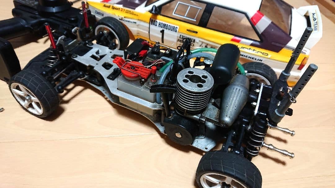 ラジコン エンジンカー Audi