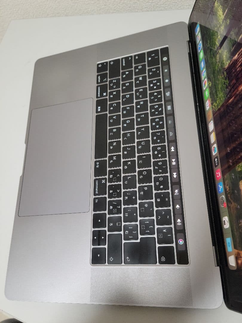 美品　MacBook Pro 15インチ 2019 外箱・付属品付