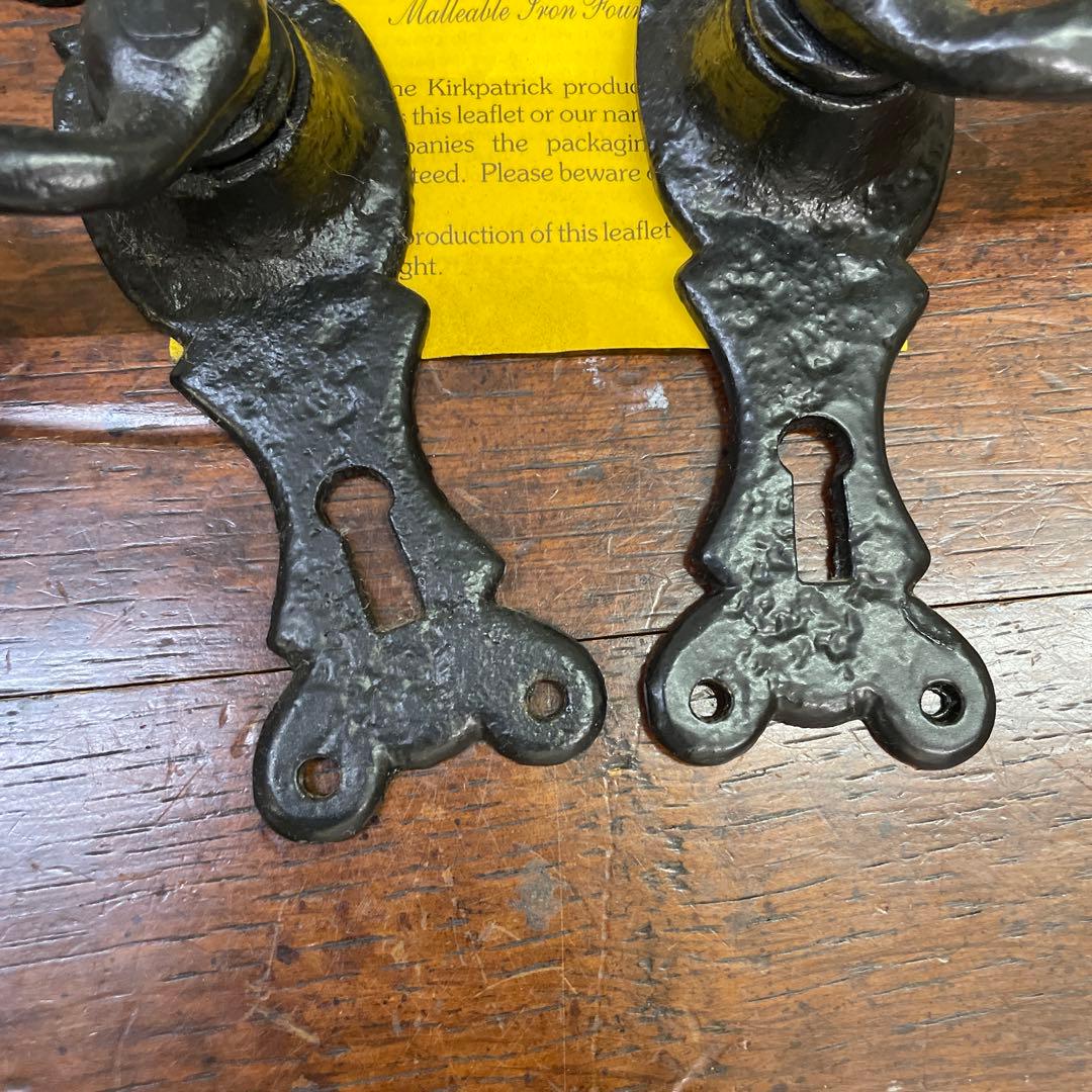 イギリスカークパトリック社製 アイアンのドアノブ ドアハンドル 鋳造で作る本物