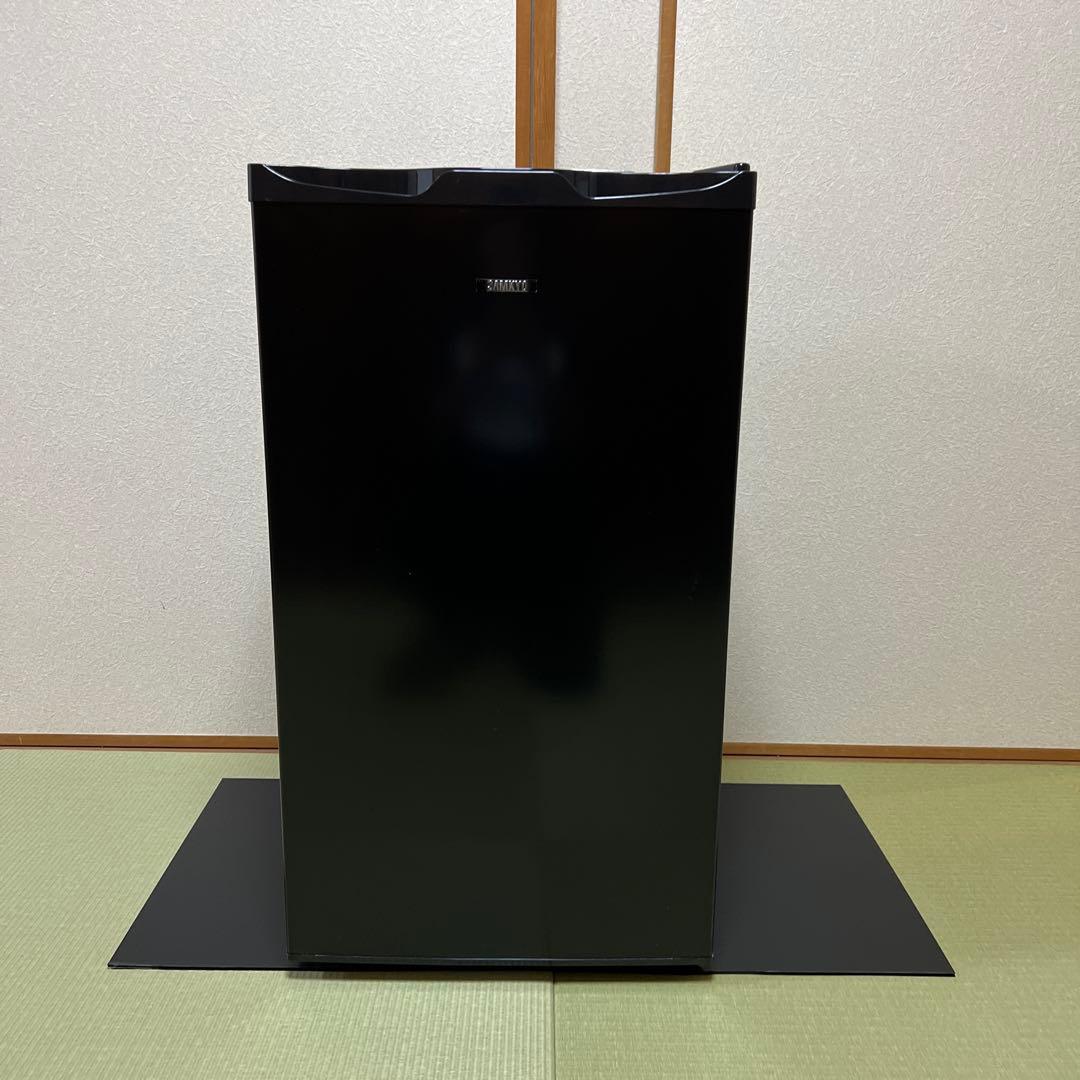 ブラック冷凍庫三段