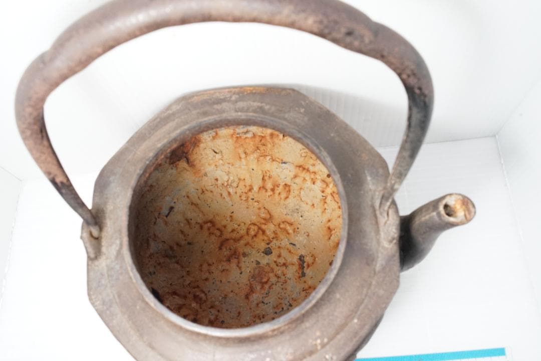 鉄瓶　上田照房　金龍堂　八角形　側面に絵柄