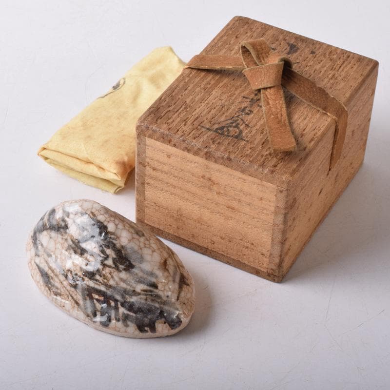 茶道具　瀬戸焼　葵窯　竹里庵　加藤春二作　小牧山　香合　共布共箱　V　7868