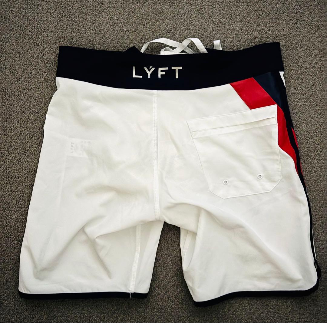 LYFT 競泳水着 ホワイト/レッド/ネイビー