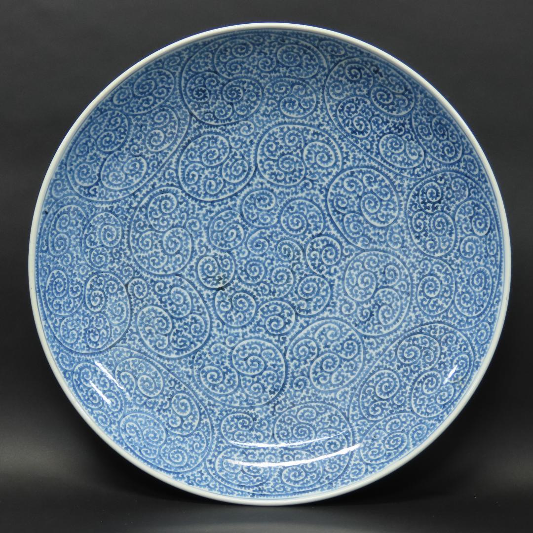 ⭕395 古伊万里写し 染付 全蛸唐草文 大皿 無傷 直径43cm 飾り皿盛り皿