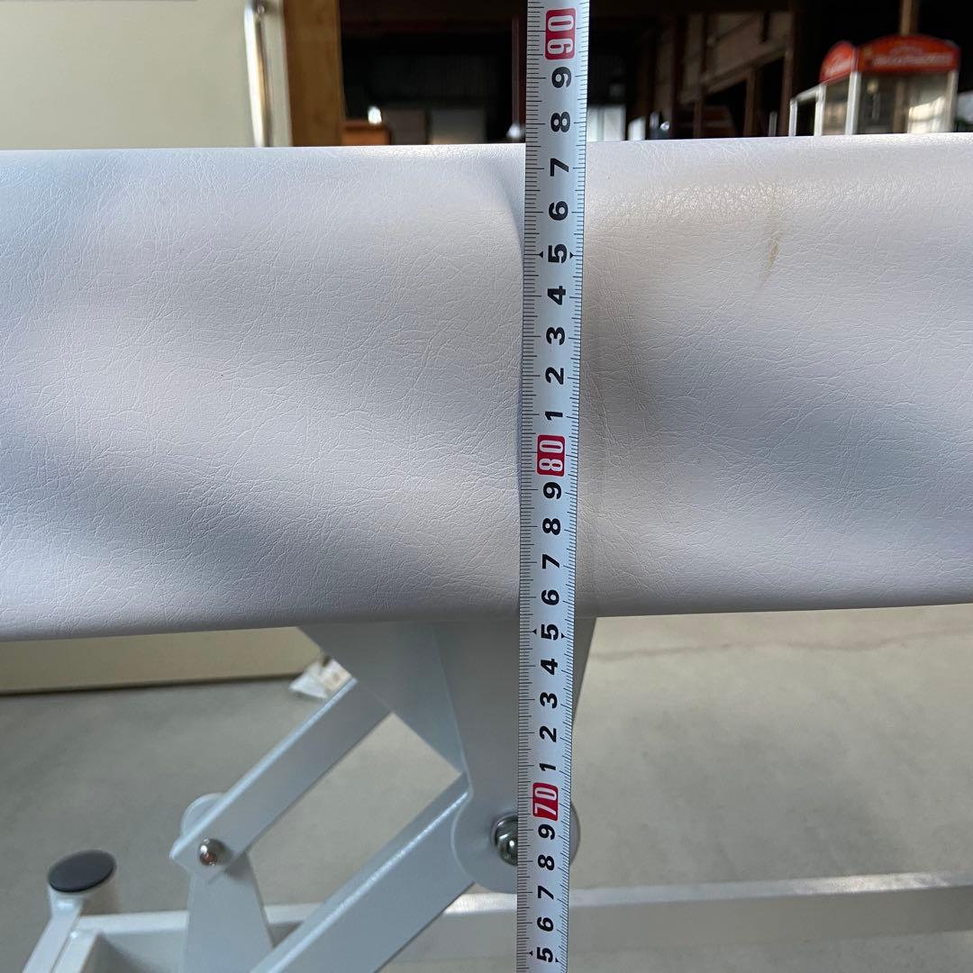 電動昇降ベッド　マッサージベッド サロン　ホワイト