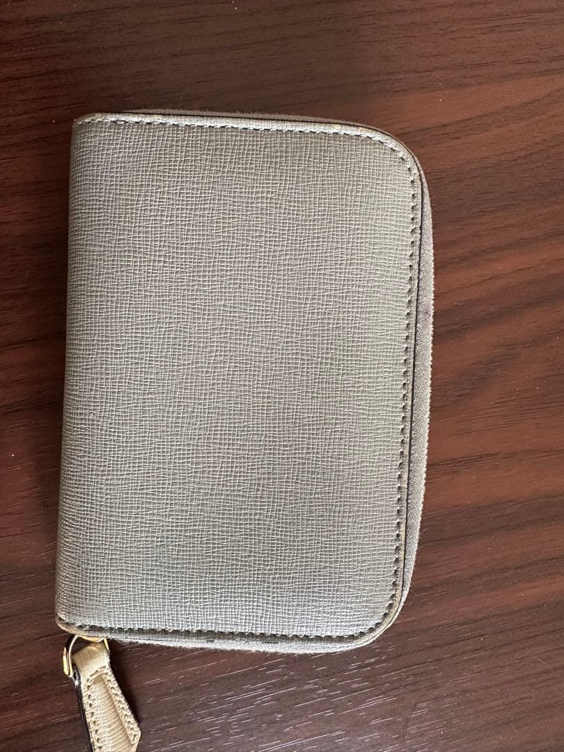 FENDI ケース スタッズ付き