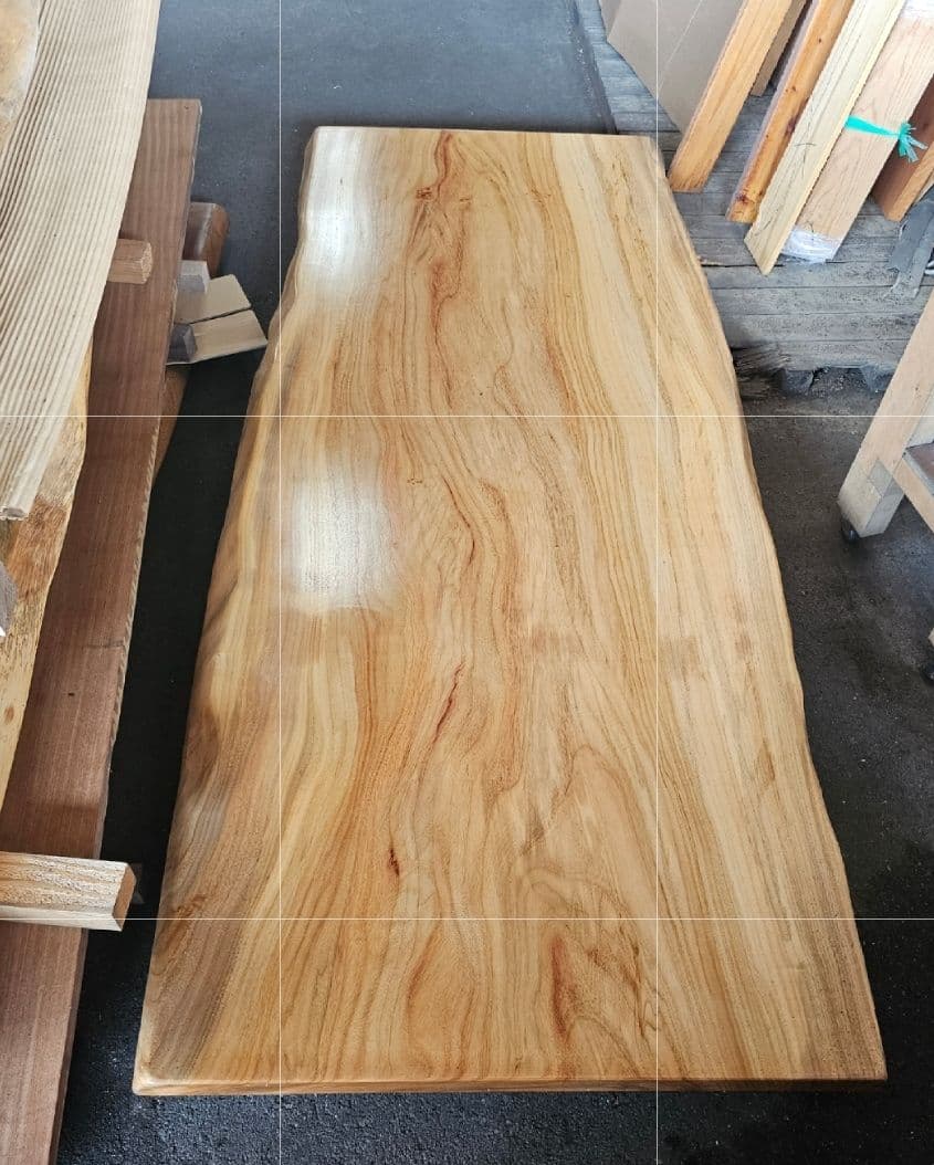 y*i様 楠　一枚板　ダイニング　テーブル　高級　おしゃれ　杢　栃　座卓