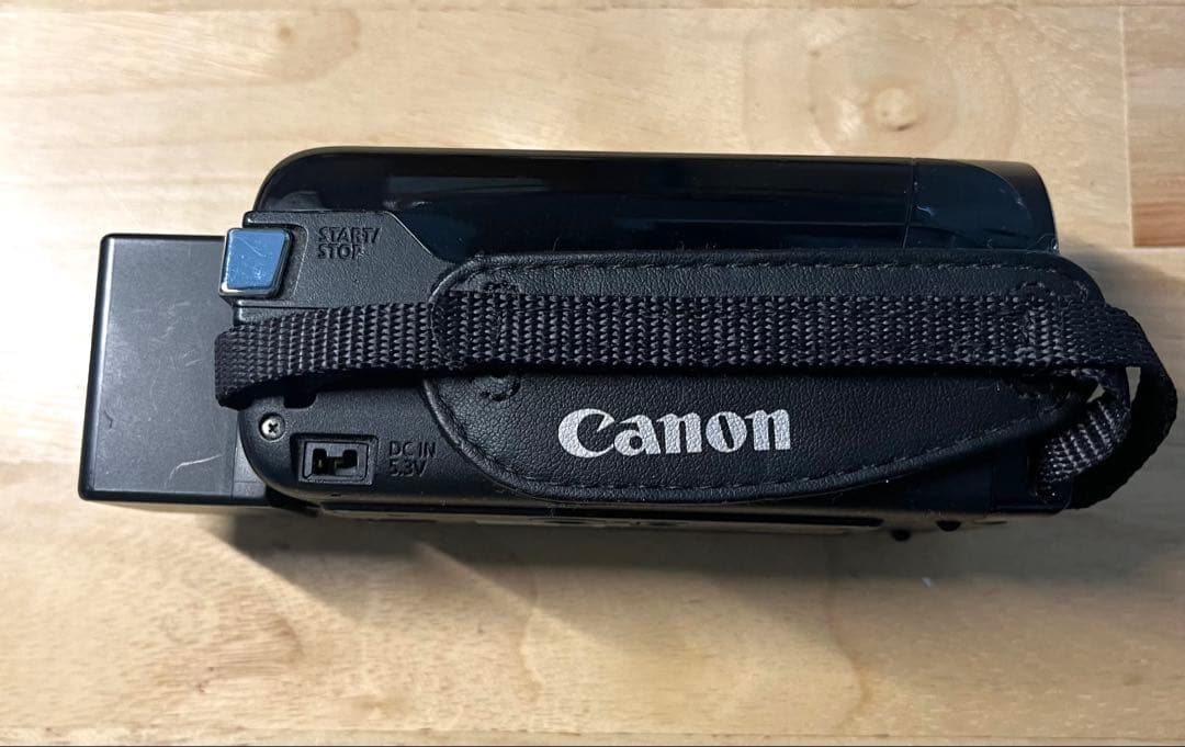 Canon VIXIA HF R700 ビデオカメラ本体　充電ケーブル